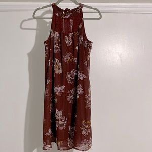 Burgundy floral dress, great for fall, cute lace and bow details